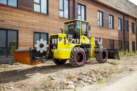 BOULDER Фронтальный погрузчик Boulder WL33R с подметальной щеткой /Российская разработка/