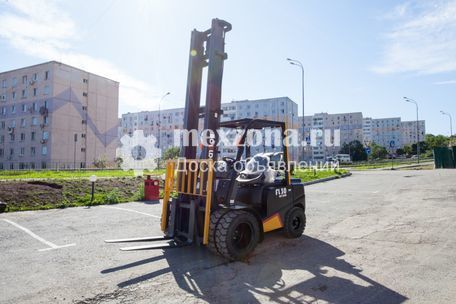 BOULDER Вилочный погрузчик Boulder FL30G с двигателем газ-бензин