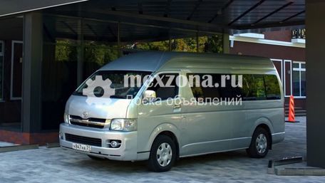 TOYOTA HIACE